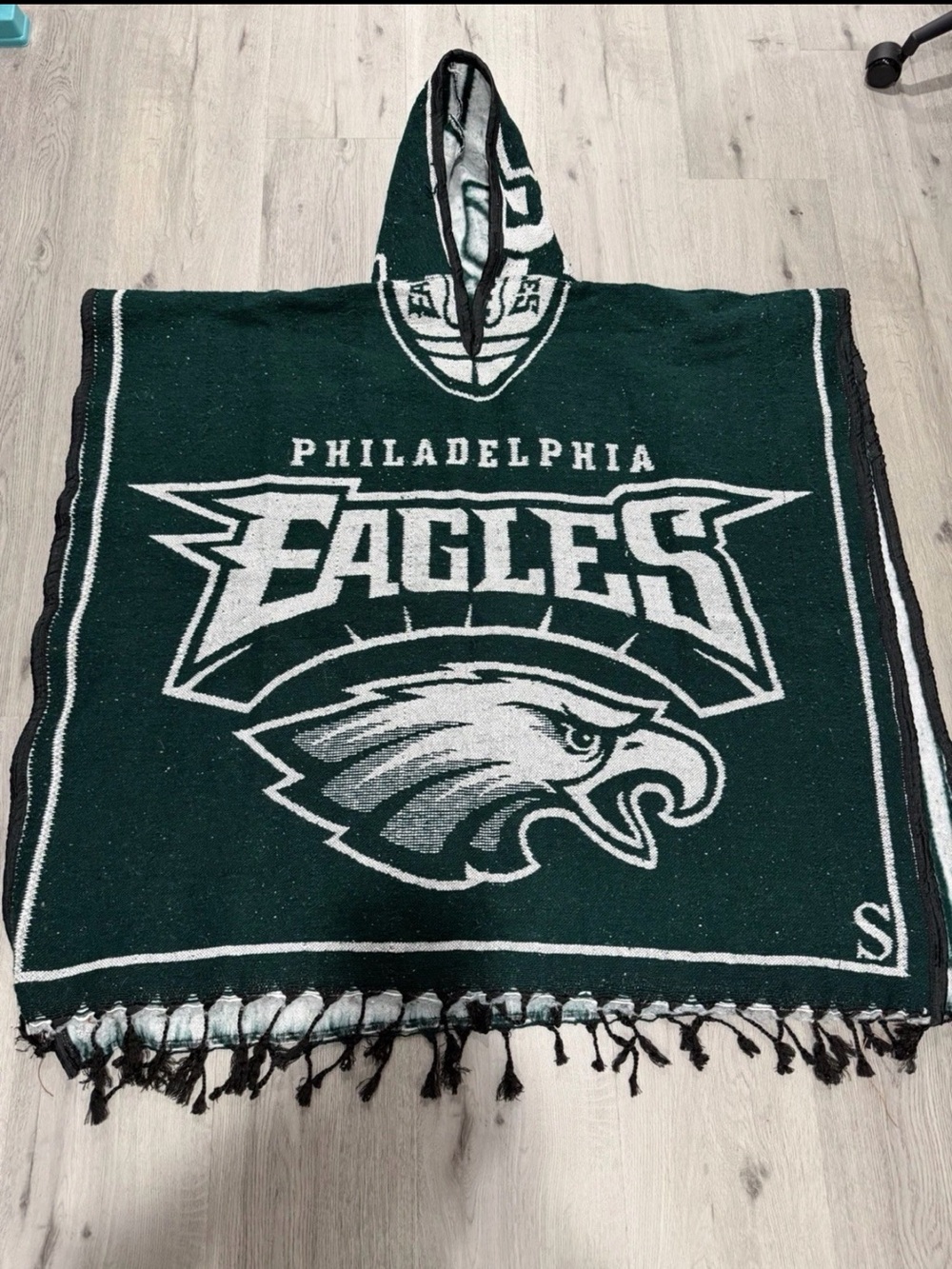 Eagles Hooded Fan Poncho - Green